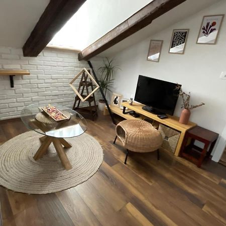 Condo In Town Centre Рийека Екстериор снимка