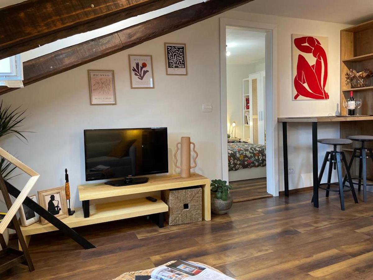Condo In Town Centre Рийека Екстериор снимка