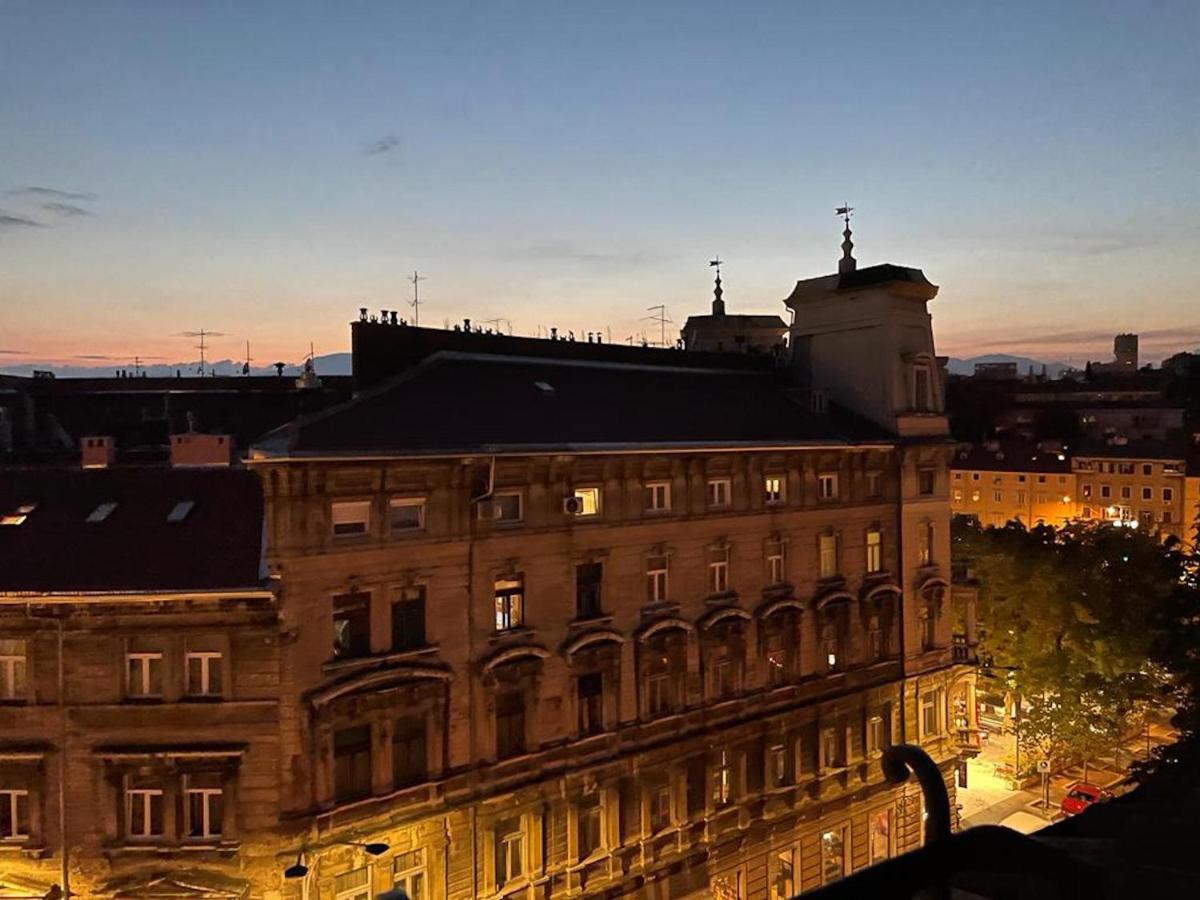 Condo In Town Centre Рийека Екстериор снимка