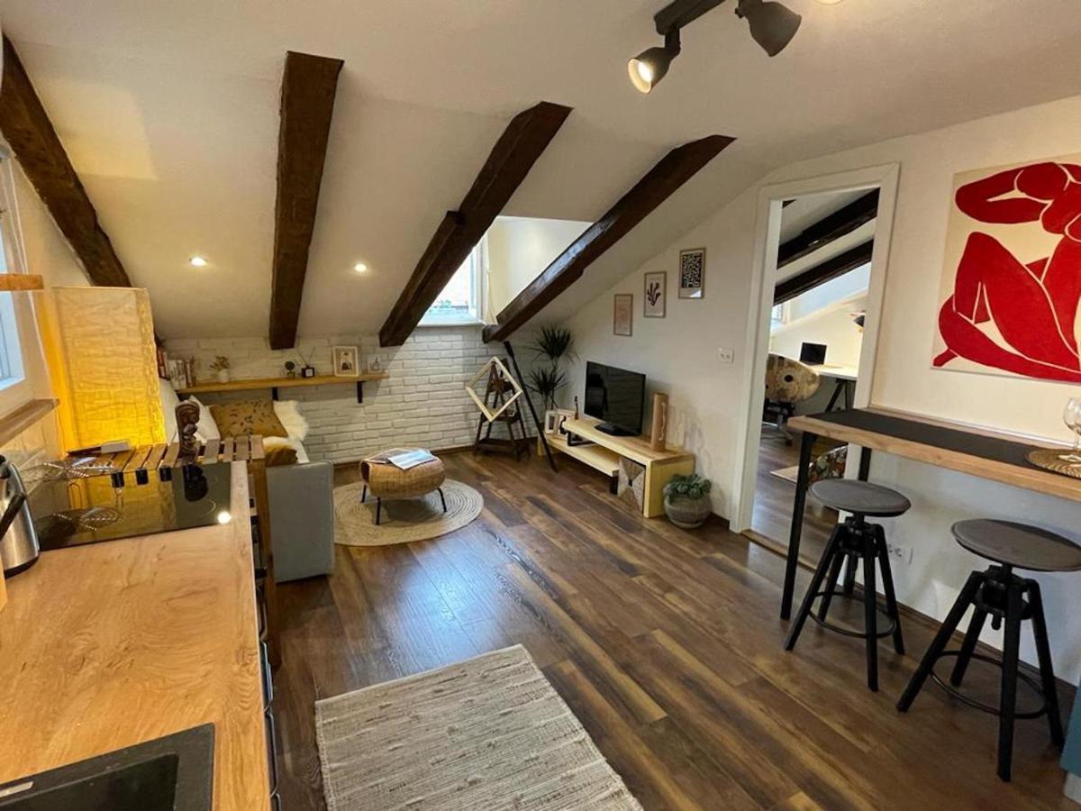 Condo In Town Centre Рийека Екстериор снимка