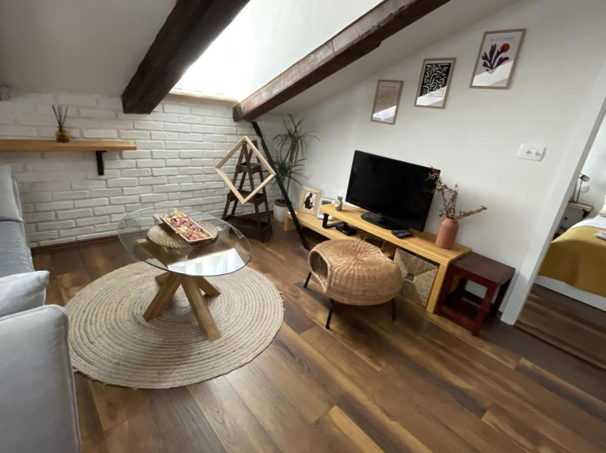Condo In Town Centre Рийека Екстериор снимка
